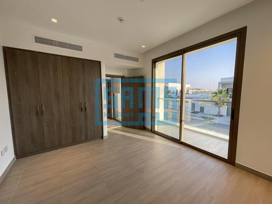 Luxurious Townhouse with 3 Bedrooms for Sale located at Redwoods Yas Acres, Yas Island, Abu Dhabi