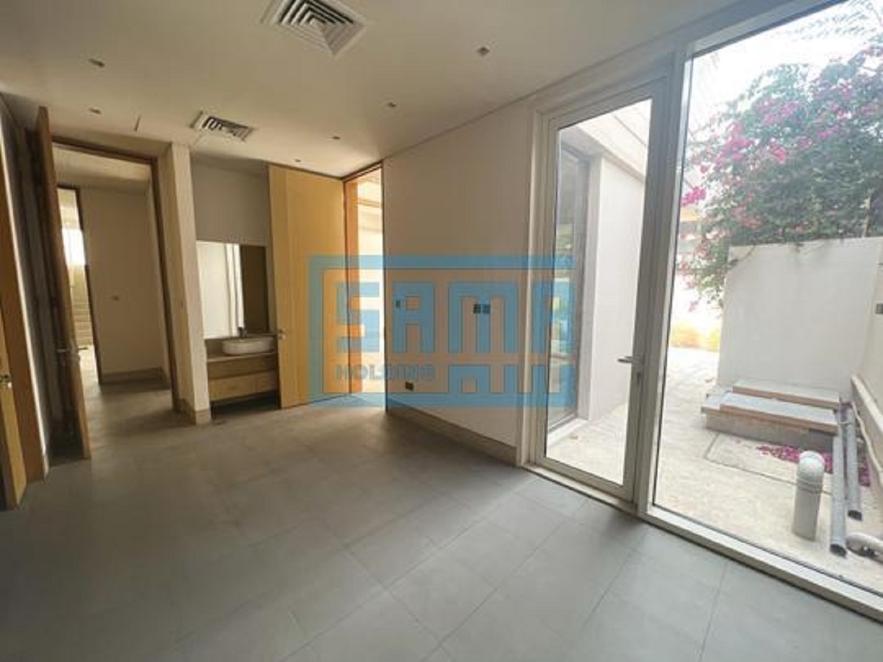 Luxurious Commercial Villa with 6 Bedrooms for Rent located in Al Nahyan Area, Abu Dhabi