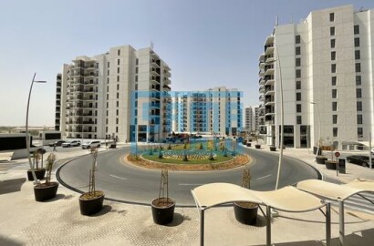 Cozy One Bedroom Apartment with Swimming Pool for Rent located at Waters Edge, Yas Island, Abu Dhabi