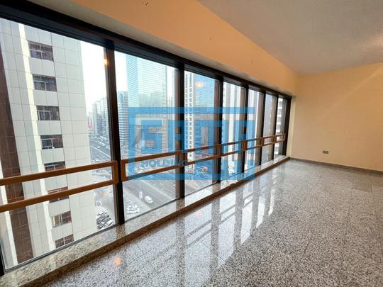 Spacious 3 Bedrooms with Maid's Room Apartment for Rent in Corniche Road, Aby Dhabi