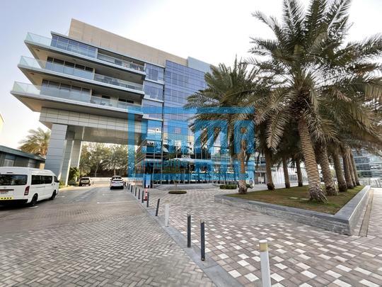 Luxurious 3 Bedrooms Duplex Apartment for Rent in Al Marasy, Al Bateen, Abu Dhabi