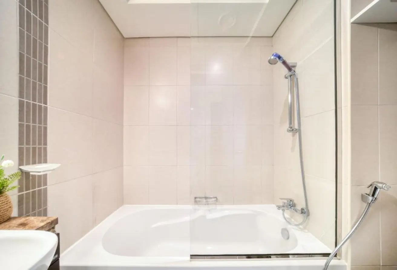 Elegant 2 BHK | Stunning Sea View | Prime Location