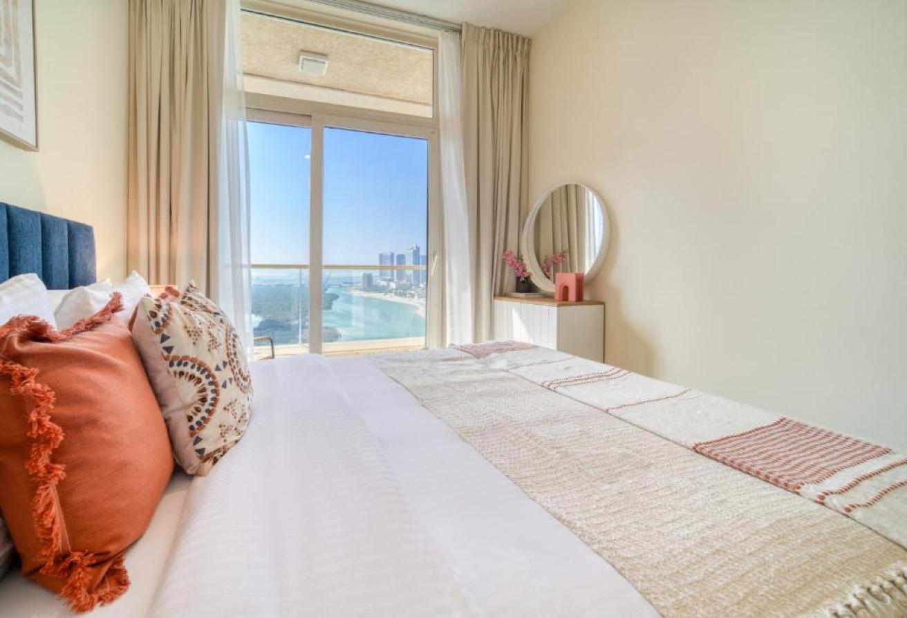 Elegant 2 BHK | Stunning Sea View | Prime Location