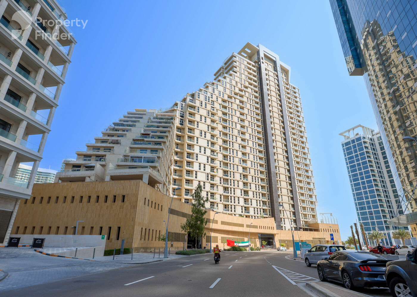 Elegant 2 BHK | Stunning Sea View | Prime Location